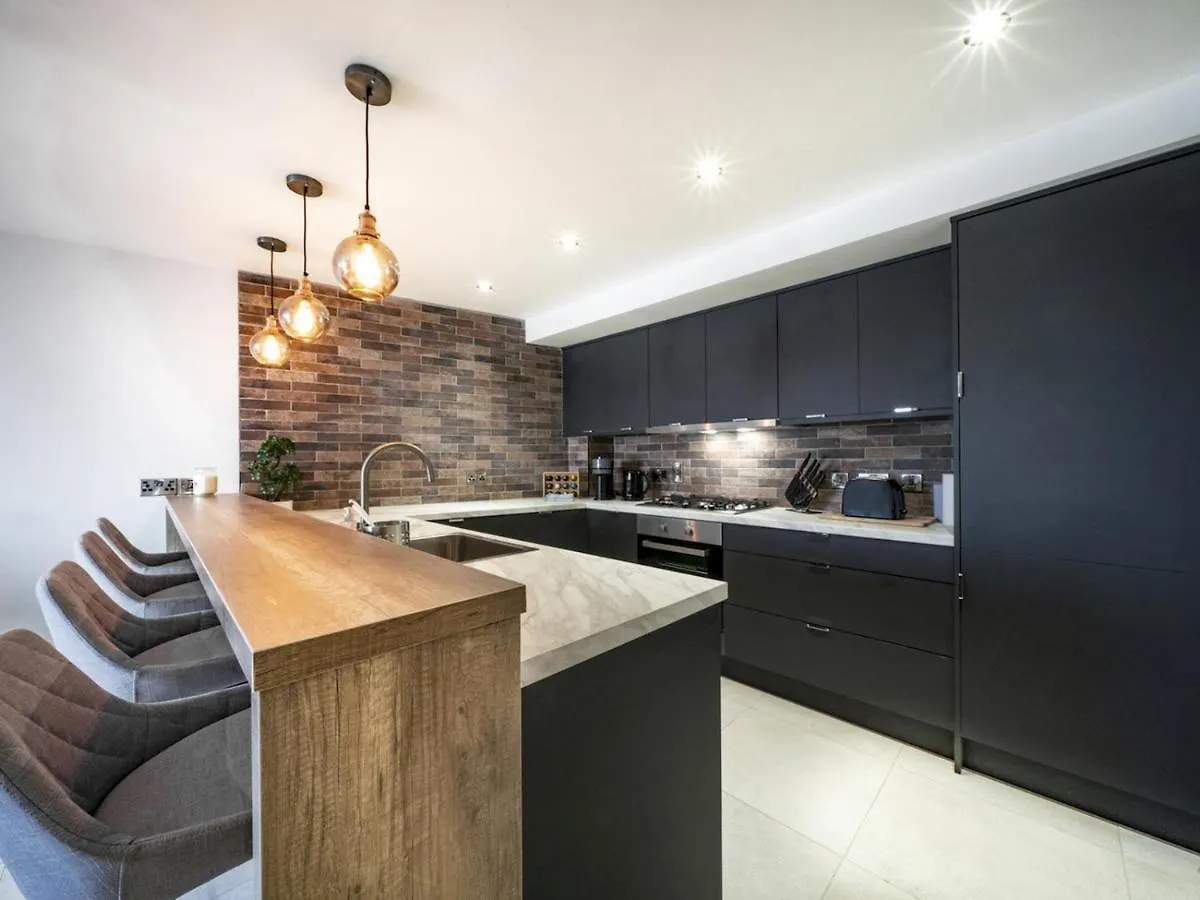 Pass The Keys Stunning 1Br Apt In No 1 Location With Free Parking Belfast