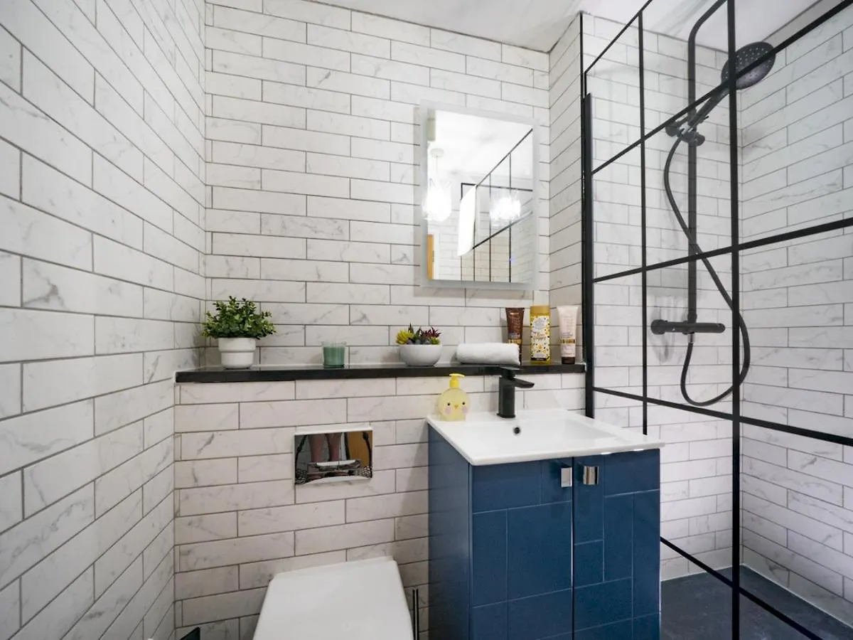 아파트 Pass The Keys Stunning 1Br Apt In No 1 Location With Free Parking 벨파스트